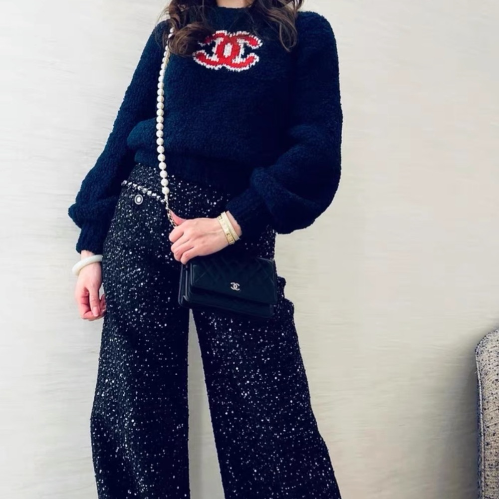 Chanel teddy sweater - Picture 4 of 4